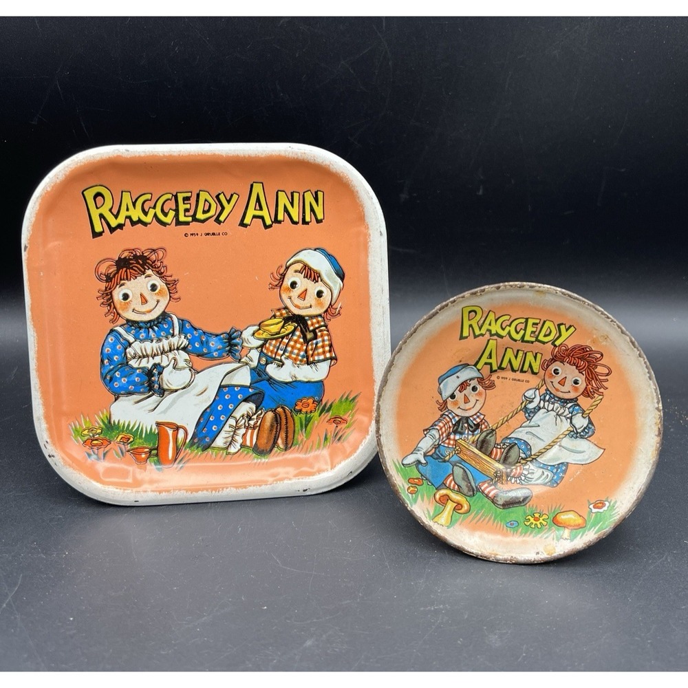 VTG Raggedy Ann & Andy Tin Plates 1959 Set of 2 Doll House Play Set J Gruelle
